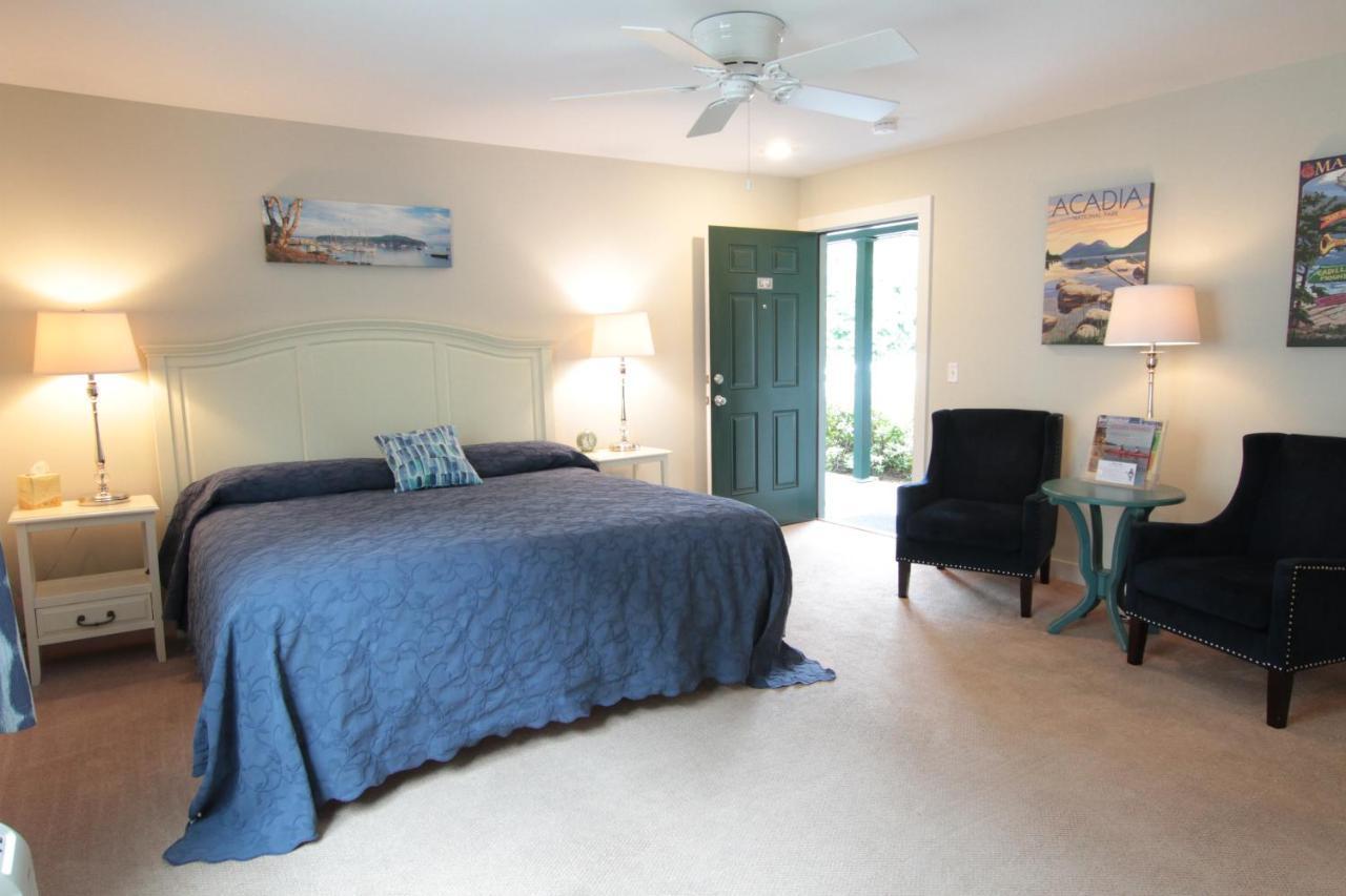 Island Place 3*